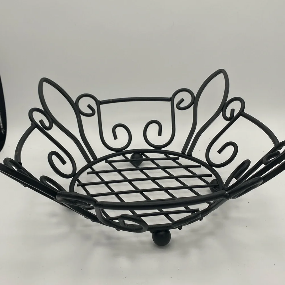 Black metal fruit table decor basket 14x4”